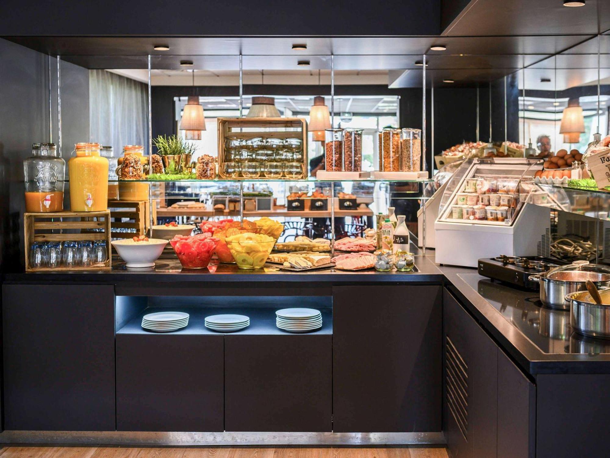 Hotel Novotel Evry Courcouronnes Kültér fotó