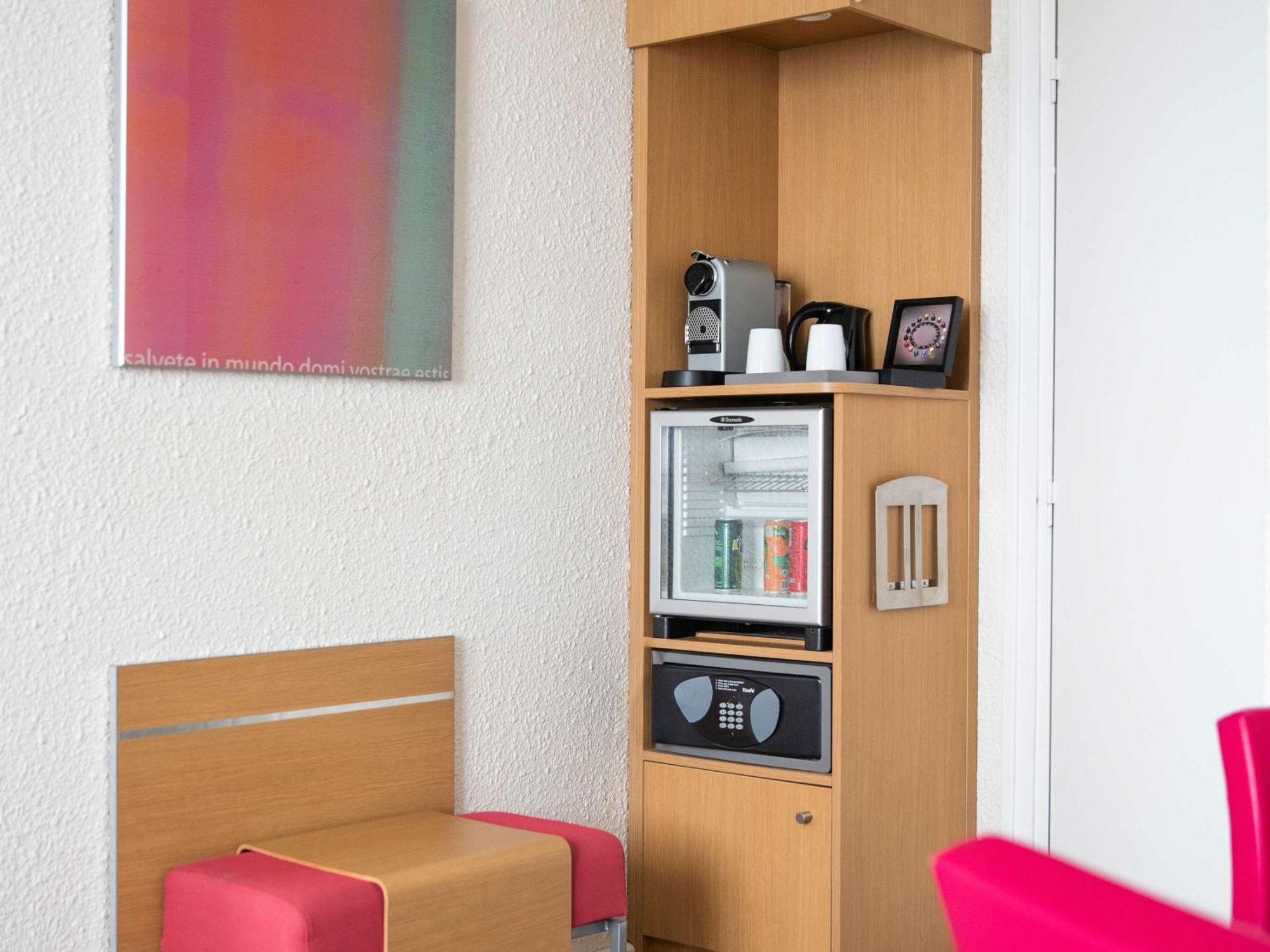 Hotel Novotel Evry Courcouronnes Kültér fotó
