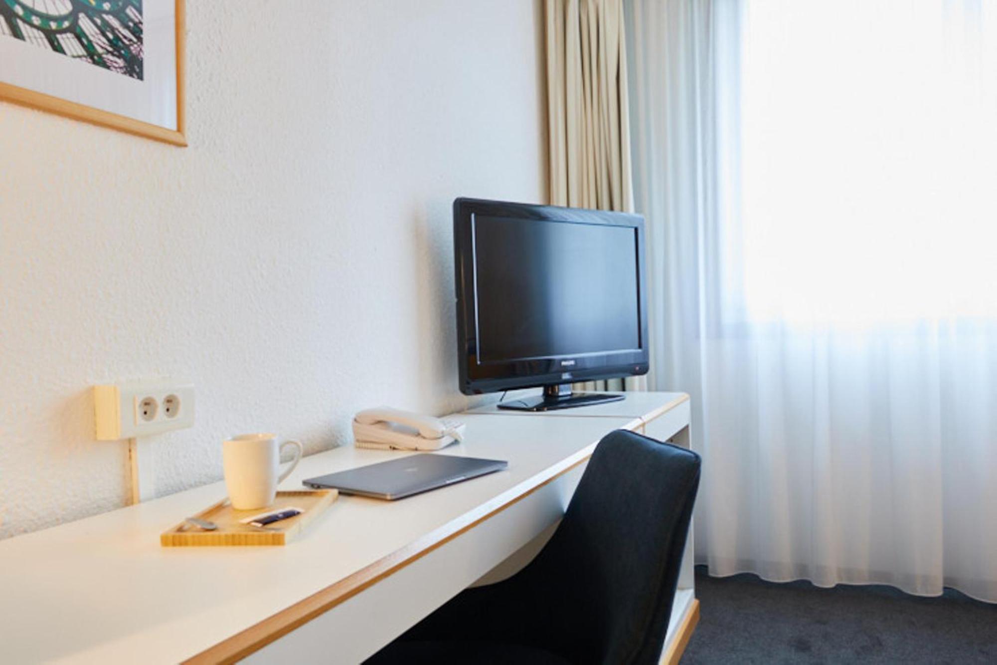 Hotel Novotel Evry Courcouronnes Kültér fotó