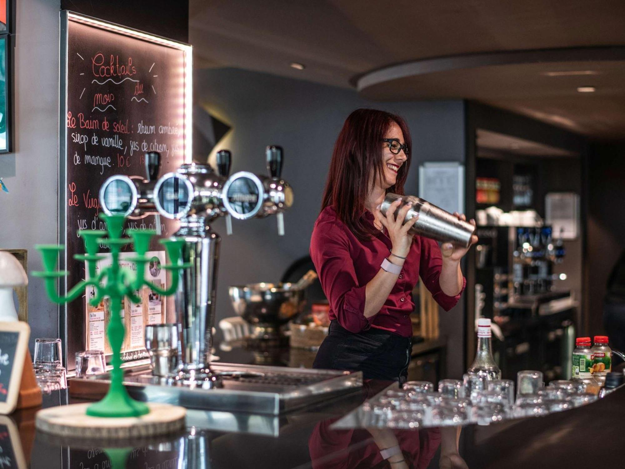 Hotel Novotel Evry Courcouronnes Kültér fotó