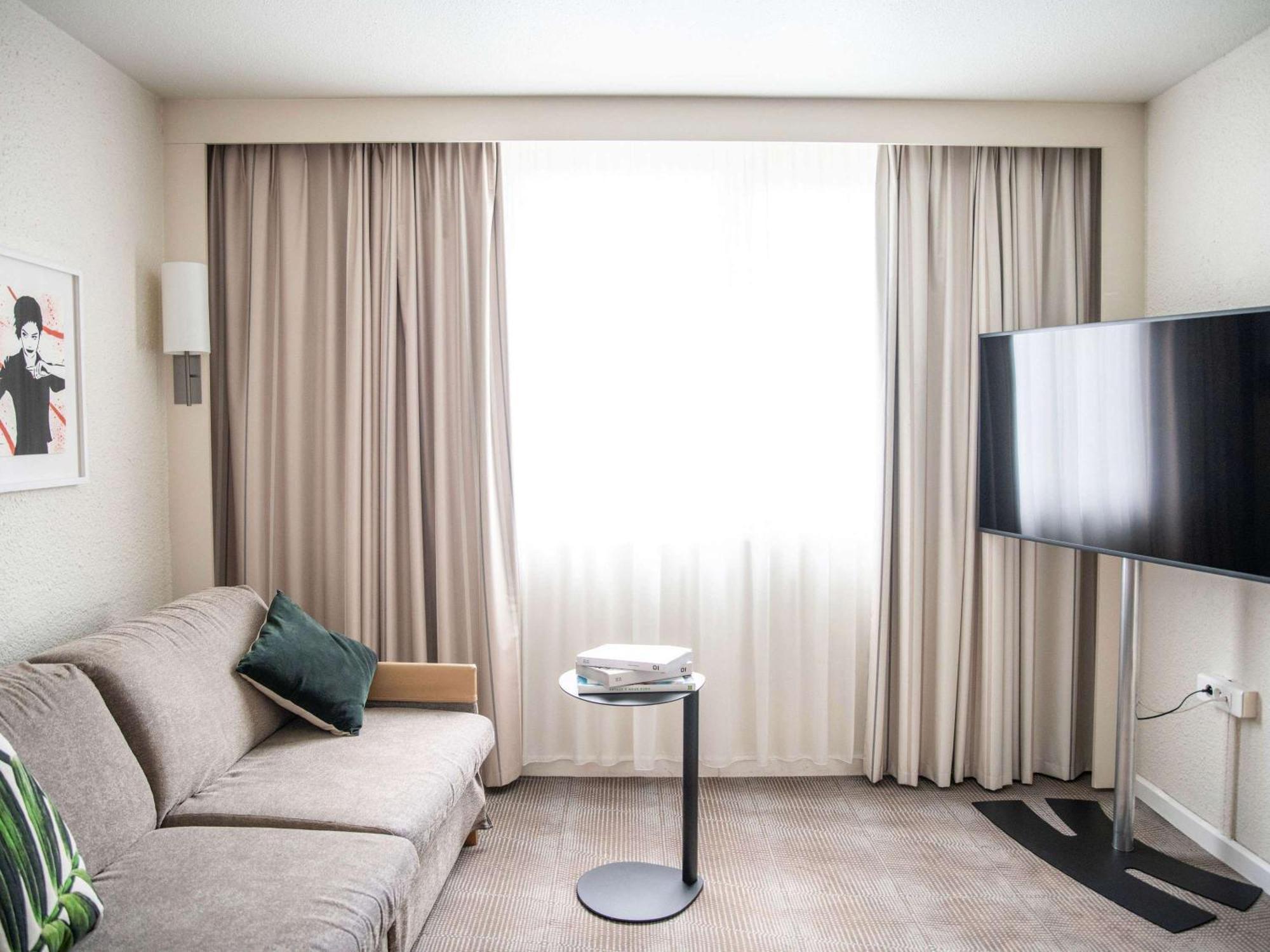 Hotel Novotel Evry Courcouronnes Kültér fotó