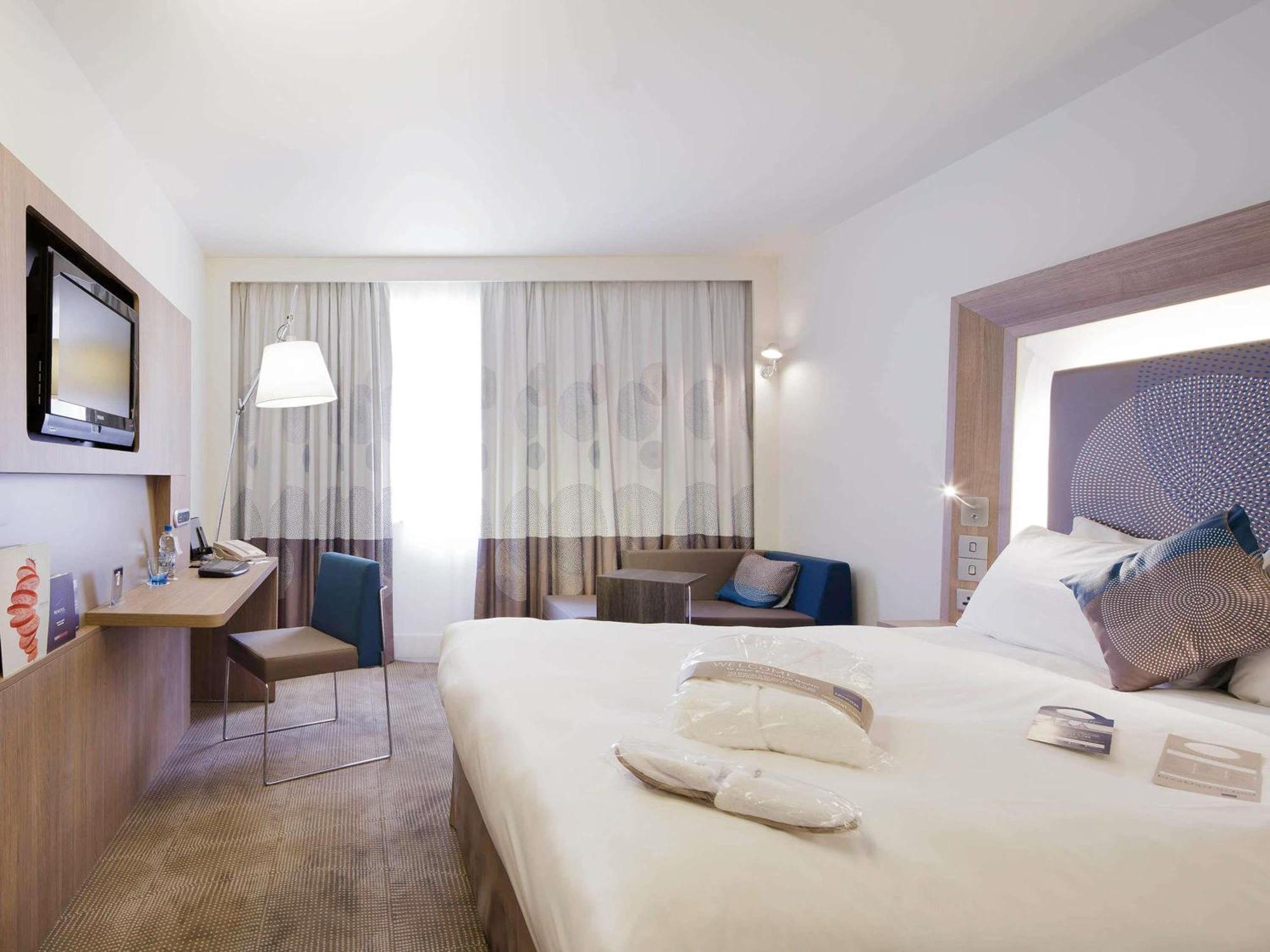 Hotel Novotel Evry Courcouronnes Kültér fotó